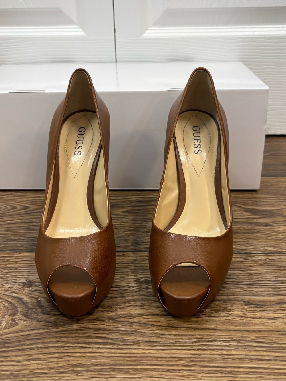 GUESS Cognac Leather Peep Toe Platform Pumps Heels Size 9 - Picture 5 of 11